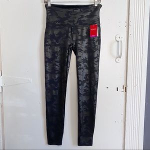 NWT Spanx Black Camo Faux Leather Leggings Large